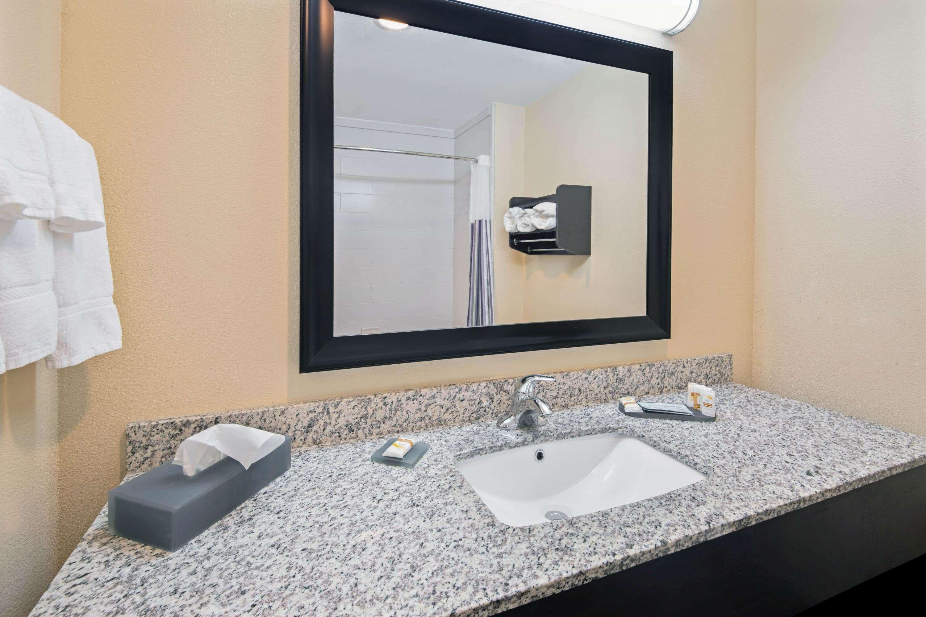 La Quinta Inn & Suites By Wyndham Durant Buitenkant foto